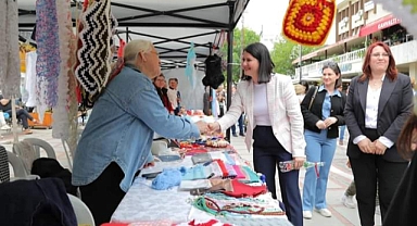 Anneler günü sergisine yoğun ilgi