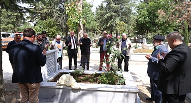 Beyazıt hoca dualarla anıldı