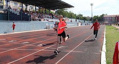 Dünya Atletizm Gününde: Minikler Sporla Buluştu!