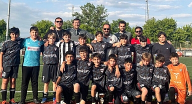 Edirne U-12 Liginde şampiyon Trakya Kartalları oldu