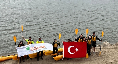 Kanocular 19 Mayıs'ı kürek çekerek kutladı