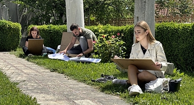 Resim bölümü öğrencileri müzede ders yaptı