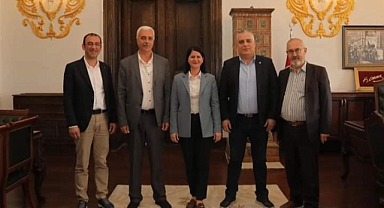 Tarihi çarşı başkanlarından,Başkan Akın’a ziyaret