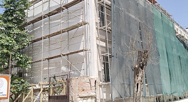 Tarihi okulda dış cephe çalışmaları devam ediyor