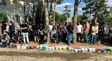 Akardare'de et girmeyen ev kalmadı