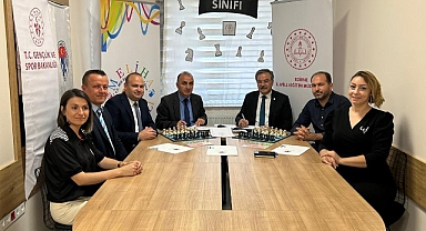Edirne'de Minik Hamleler Projesi kapsamında satranç sınıfı açıldı