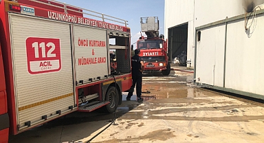 Fabrikanın bahçesinde çıkan yangın söndürüldü