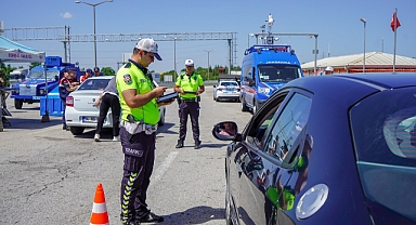Jandarma ve polis ekipleri TEM Otoyolu girişinde denetim yaptı