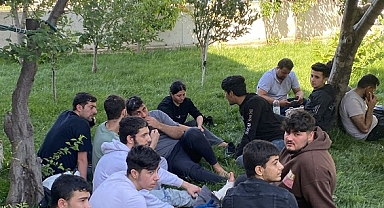 Tırda 18 düzensiz göçmen yakalandı