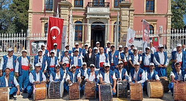 BAŞKANA DAVULLU ZURNALI KARŞILAMA