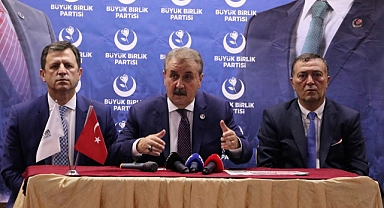 Destici'den köpek çıkışı