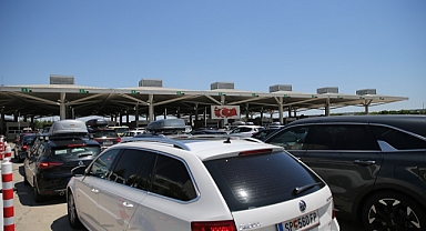 Kapıkule'de gurbetçi yoğunluğu yaşanıyor