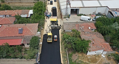 Köy yolları uzun ömürlü ve konforlu sıcak asfaltla kaplanıyor
