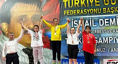 Madalyalarla döndüler