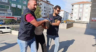 Sahte belgeyle para topladı