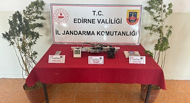 Evde 10 gram esrar ve hassas terazi ele geçirildi