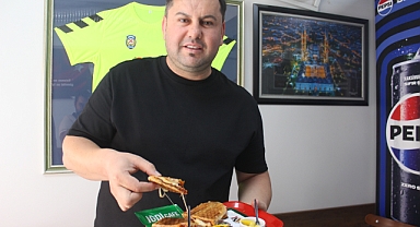 İĞDİ KAFEDE, TOST YEMEYEN, TOST YEDİM DEMESİN