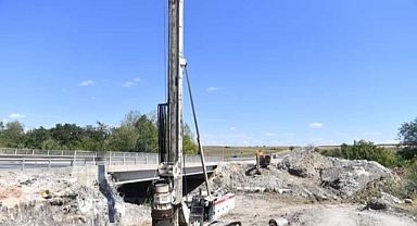Oğulpaşa'da Köprü Çalışması Devam Ediyor