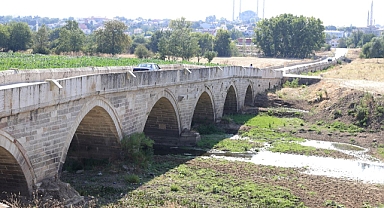 Tunca Nehri'nin bazı bölümlerinde su akışı durdu