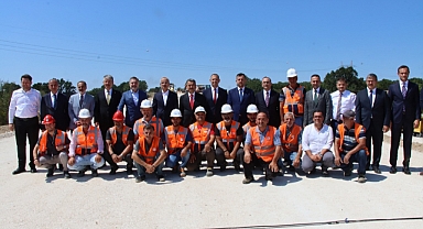 Ulaştırma ve Altyapı Bakanı Uraloğlu,Yapımı süren projeleri inceledi