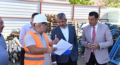 VALİ SEZER, KÜTÜPHANE İNŞAAT ALANINDA İNCELEMEDE BULUNDU