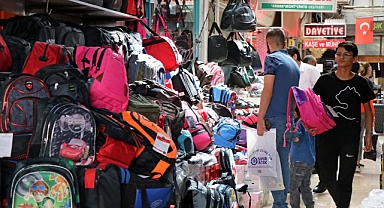 Veliler okulların açıldığına sevinemiyor