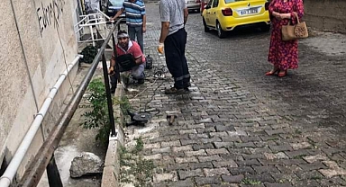 Yokuşlu mahallenin korkulukları yenilendi