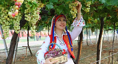 12. Bağ Bozumu Şenliği düzenlendi