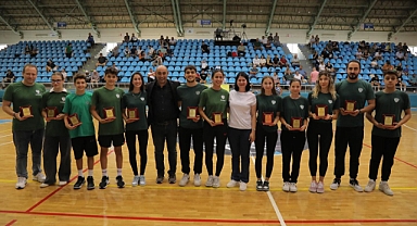 Başkan Akın, sporcularla bir araya geldi