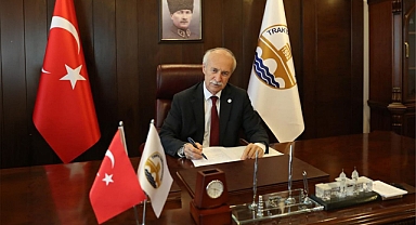 REKTÖR HATİPLER, ÜNİVERSİTE ÖĞRENCİLERİNE BAŞARILAR DİLEDİ