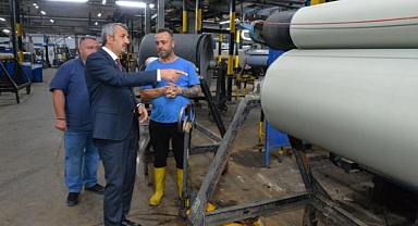 VALİ SEZER’DEN FABRİKA ZİYARETİ