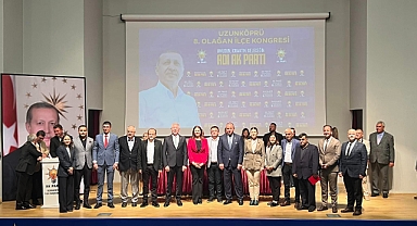 AK Parti'de ilçe kongreleri sürüyor