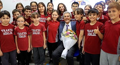 Birkaç saatliğine mesleklerine geri döndüler