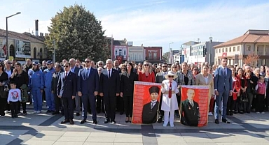 CHP’den 29 Ekim çelengi