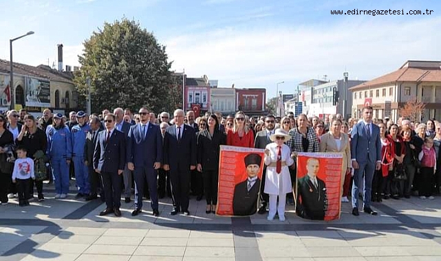 CHP’den 29 Ekim çelengi