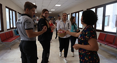 Dünya El Hijyeni Günü'nde sabun dağıtıldı