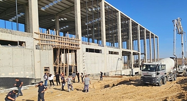 Fabrika inşaatında zor anlar