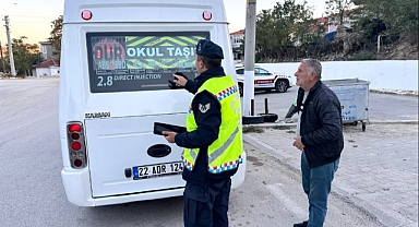 Okul servislerini denetledi