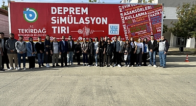 Simülasyon tırında deprem eğitimi verildi