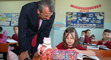 Vali Sezer öğrencilerle bir araya geldi