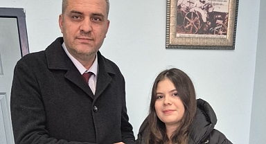 13 Yaşında kitap yazdı, gelirini eğitiminde kullanacak