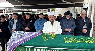 Baltayla öldürülen kadının cenazesi toprağa verildi