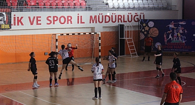 Hentbol Takımı Sezona Galibiyetle Başladı