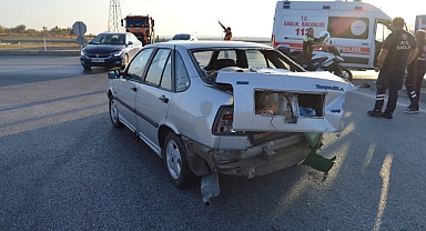 İki otomobilin çarpıştığı kazada 2 kişi yaralandı
