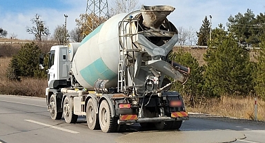 Kara yoluna beton döken firmaya 106 bin lira ceza