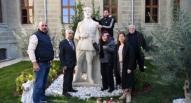 Mustafa Kemal Atatürk heykeli yenilenecek