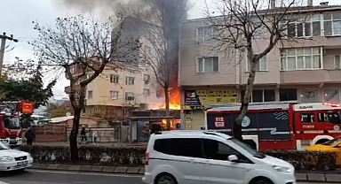 Baraka yangını mahalleliyi korkuttu