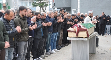 Eski eşi tarafından bıçakla öldüren kadının cenazesi toprağa verildi