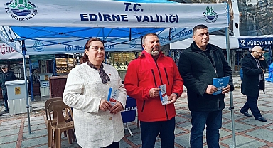 İnsan Hakları için broşür dağıttılar