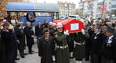 Kıbrıs Gazisi Altınaz Edirne'de son yolculuğuna uğurlandı